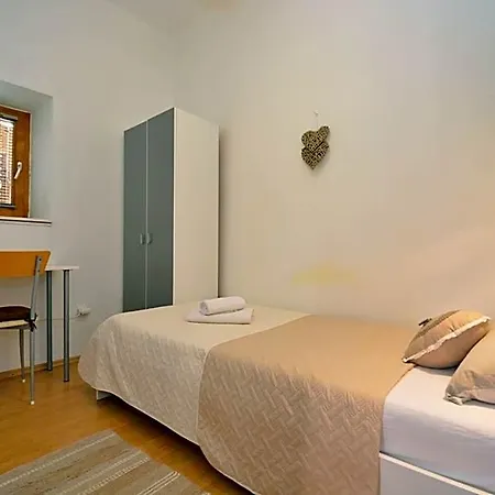 Hotel Perovic